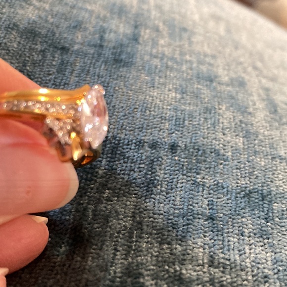 Elegant Gold precious man made stone Women's Ring - Picture 5 of 6